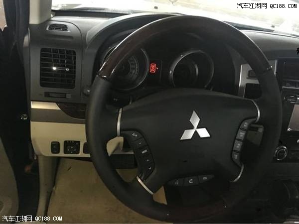 18款三菱帕杰罗V97 3.8L五门中东版报价