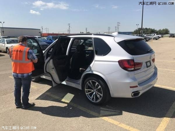 科技感十足 实拍17款墨版宝马X5运动型