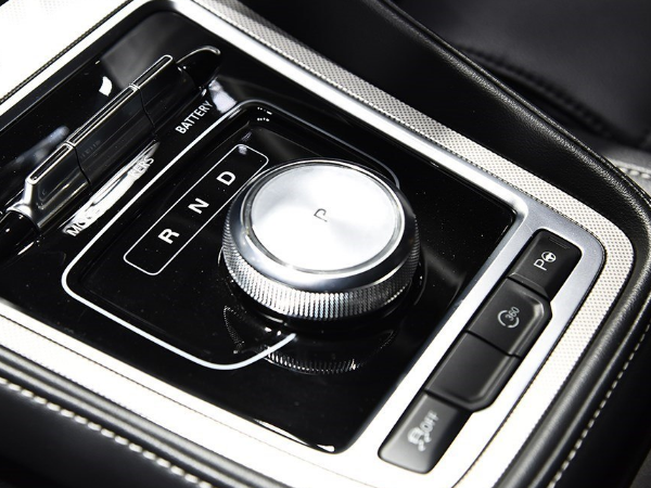 原创新名爵6插电混动版评测 高配置性能轿跑