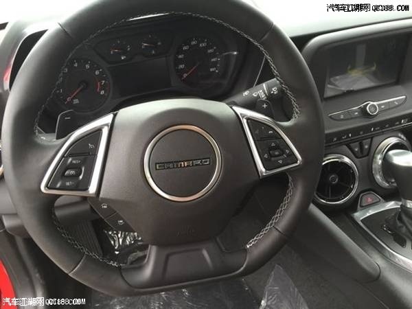 进口2017款雪佛兰科迈罗2.0T实拍感受