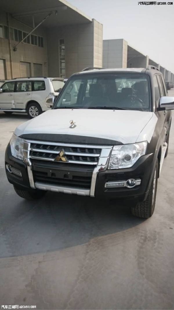 18款三菱配置分时四驱油耗参数报价体验