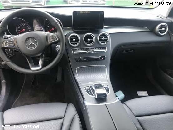 港口18款墨版奔驰GLC300运动型现车实拍