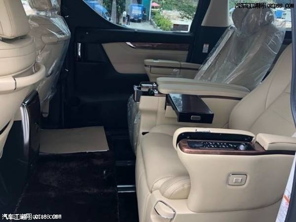 18款丰田埃尔法七座白外米内商务MPV解析