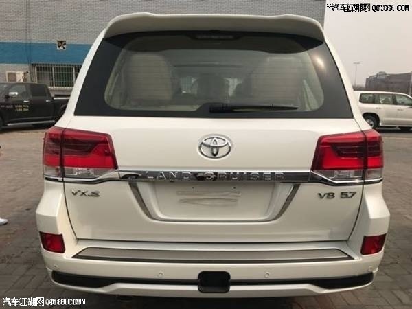 17款丰田兰德酷路泽5700配置动力详解