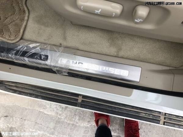 17款丰田兰德酷路泽5700配置动力详解