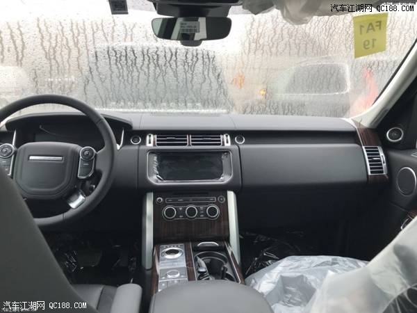 18款路虎揽胜行政3.0白外黑内汽油版价格