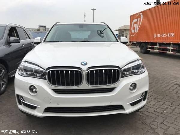 18款进口宝马X5 3.0T L6白/黑加规版解析