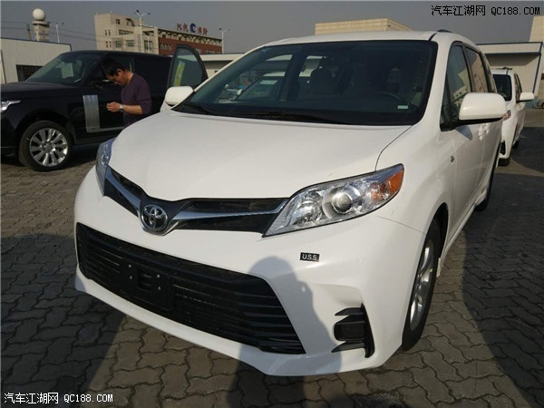 平行进口18款丰田塞纳四驱LE到店实拍