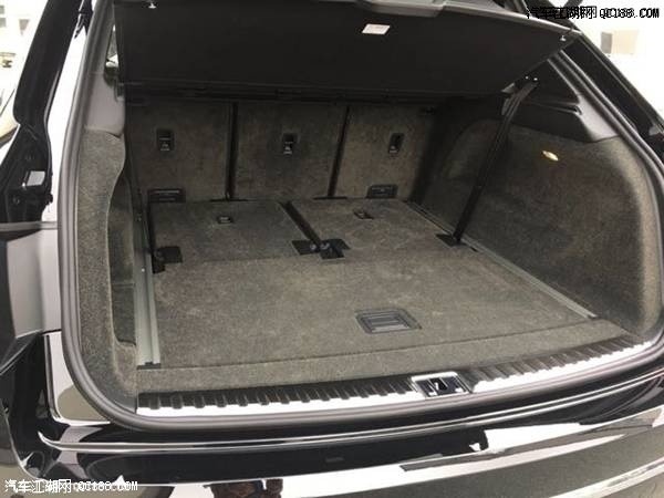 平行进口车18款宾利添越4.0TT到店实拍