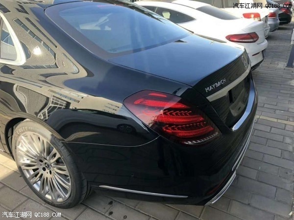 18款奔驰S560 4.0T V8发动机性能评测