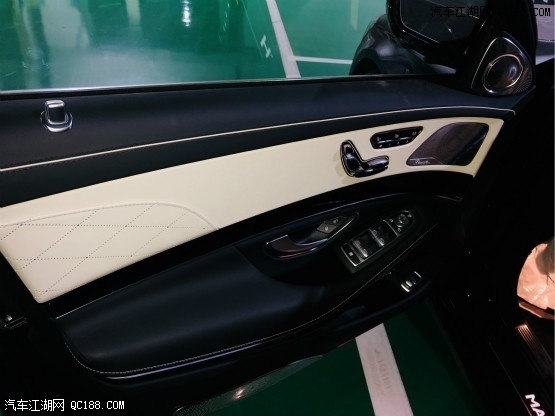 18款梅赛德斯奔驰-迈巴赫S560实测解析