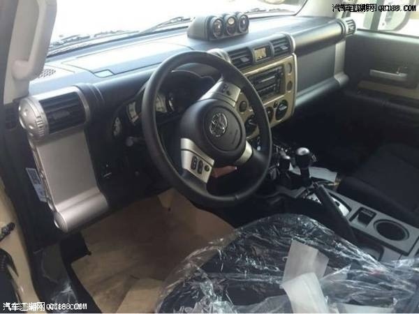 2018款丰田FJ酷路泽4.0自动双油箱版评测