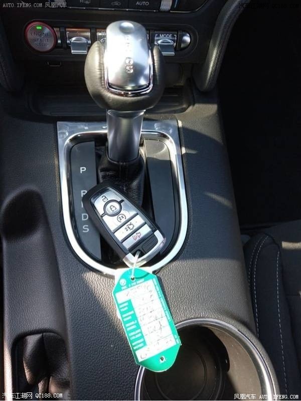 18款美规福特野马两门四座空间试驾体验