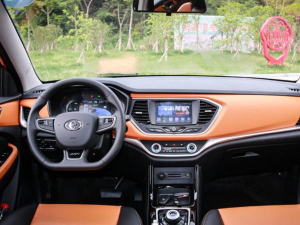 原创2018款江铃E400试驾 一切都以实用为主