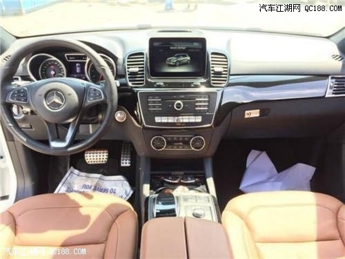 18款奔驰GLE400中东版白色现车价格解读