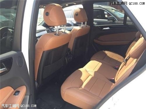 18款奔驰GLE400中东版白色现车价格解读