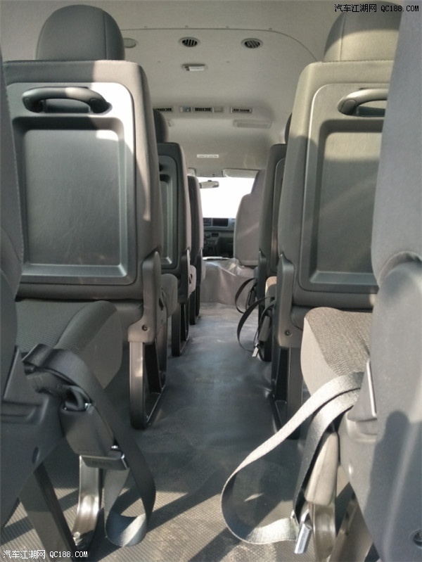 2018款进口车丰田海狮商务车实拍感受