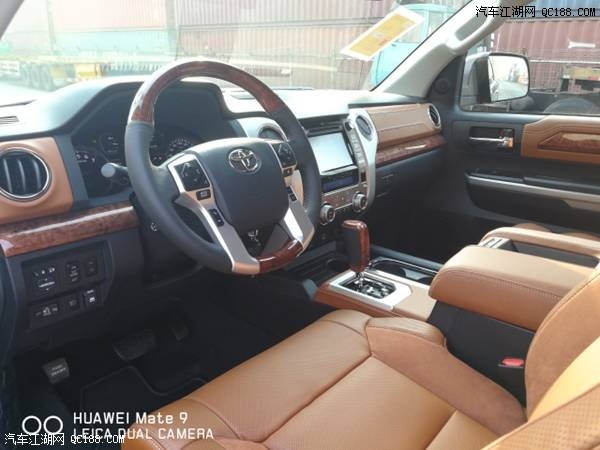 18款丰田坦途配置油耗价格现车配置体验