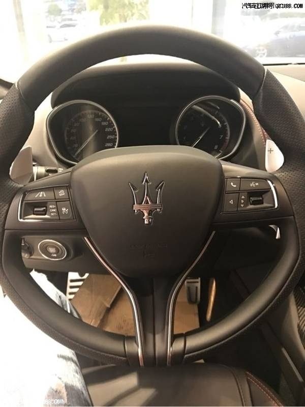 18款玛莎拉蒂莱万特SUV港口现车实测评价