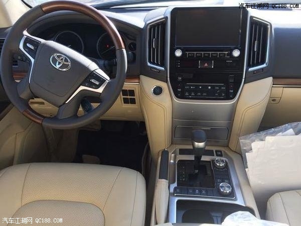 18款丰田酷路泽4600中东版油耗马力评测