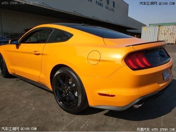 18款美规福特野马两门四座空间试驾体验