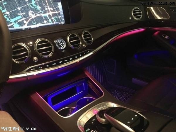 平行进口车18款奔驰迈巴赫S560到店实拍