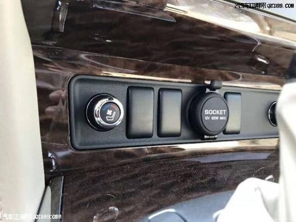 2018款尼桑途乐4.0港口现车到店图解