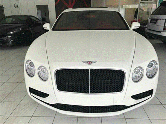 18款宾利飞驰V8白红四座店内现车实拍