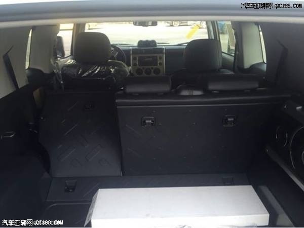 2018款丰田FJ酷路泽4.0自动双油箱版评测