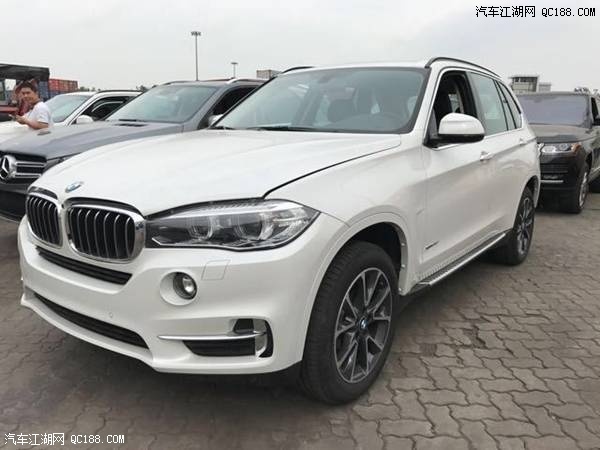 18款进口宝马X5 3.0T L6白/黑加规版解析