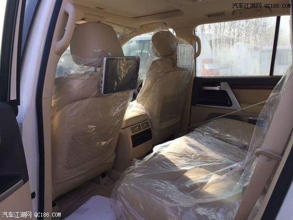 18款丰田酷路泽4600中东版油耗马力评测