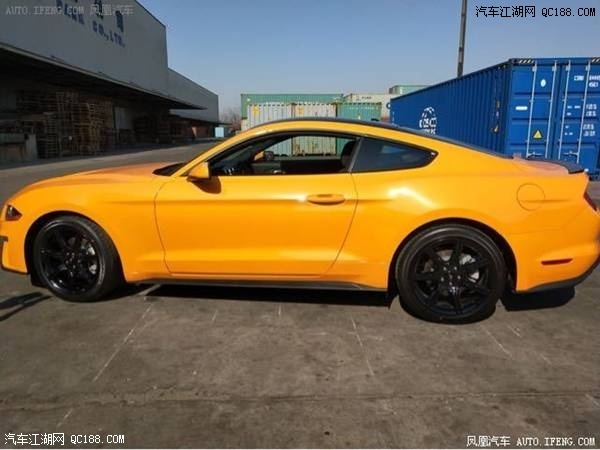 18款美规福特野马两门四座空间试驾体验