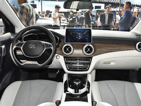 北汽新能源EU5车展静评 超长续航能力