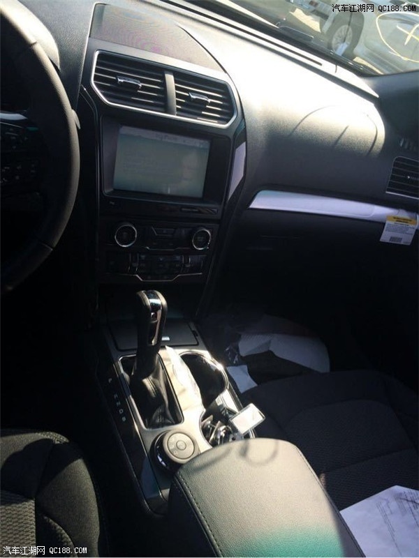 18款福特中规探险者2.3T汽油版配置解读