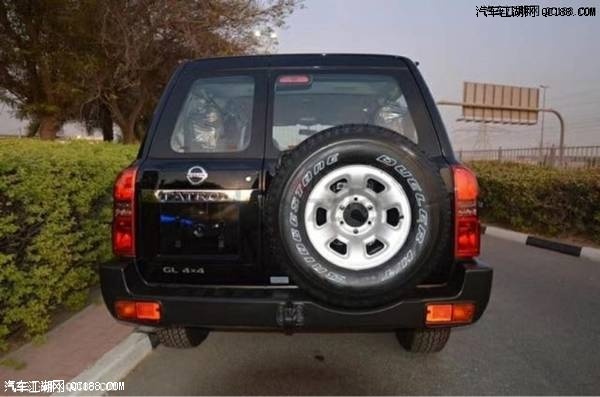 17款日产途乐4.8L长轴7座现车到店图解