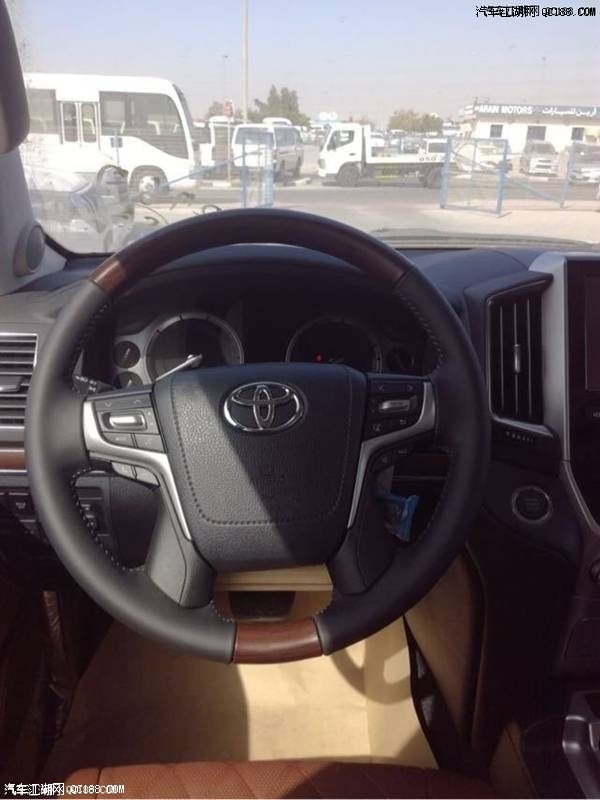 前脸升级更霸气 18款丰田酷路泽5700实拍