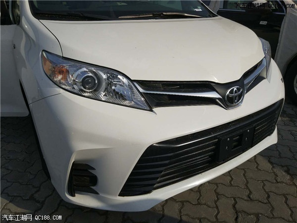 平行进口18款丰田塞纳四驱LE到店实拍