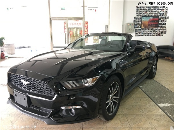 18款福特野马硬顶敞篷版实车到店图解