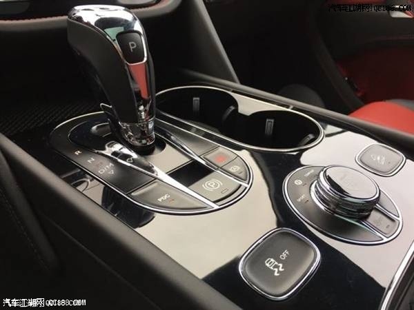 平行进口车18款宾利添越4.0TT到店实拍