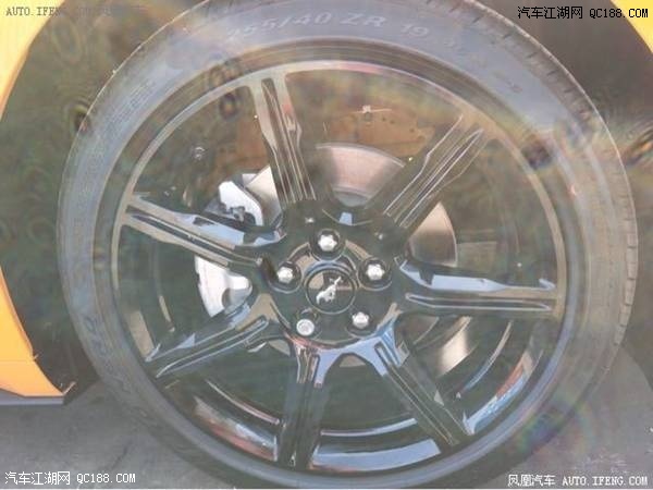 18款美规福特野马两门四座空间试驾体验