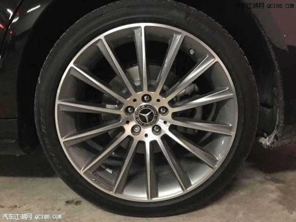 平行进口车18款奔驰迈巴赫S560到店实拍