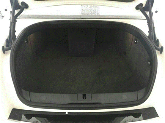 18款宾利飞驰V8白红四座店内现车实拍