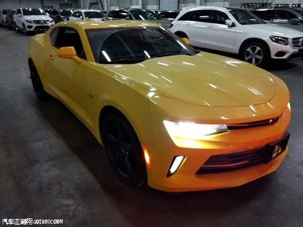 18款雪佛兰科迈罗大黄蜂最新参数配置体验