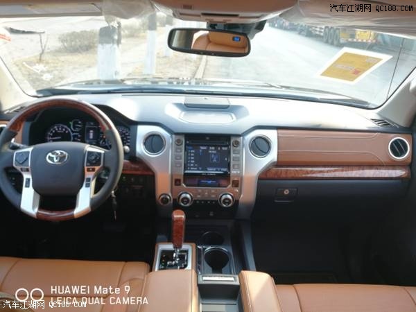 18款丰田坦途配置油耗价格现车配置体验