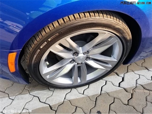 2018款平行进口车雪佛兰科迈罗到店实拍