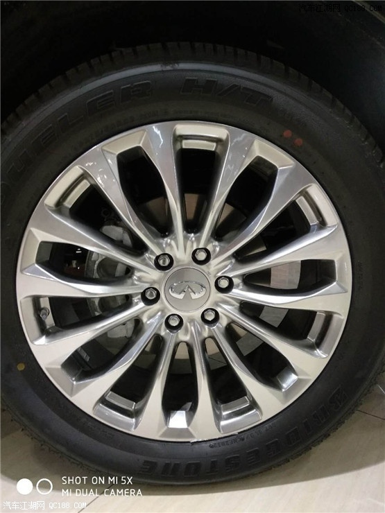 进口车2017款英菲尼迪QX805.6配置解读