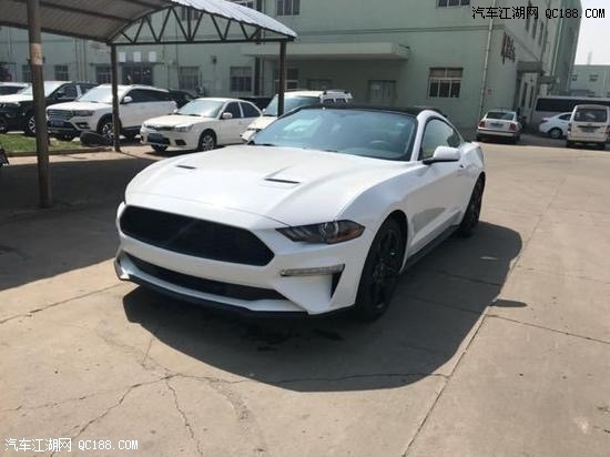 18款美规福特野马两门四座空间试驾体验