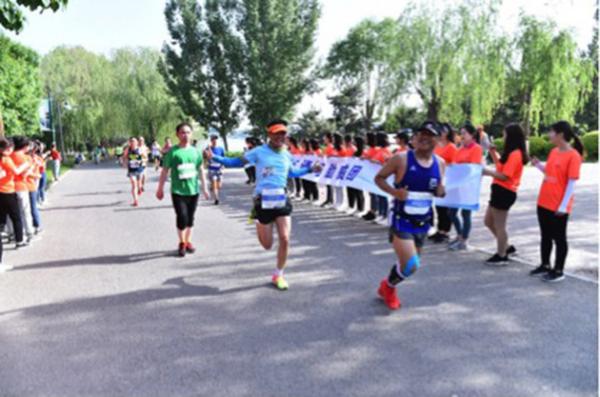 2018通州半马鸣枪开赛 哈弗M6实力领跑