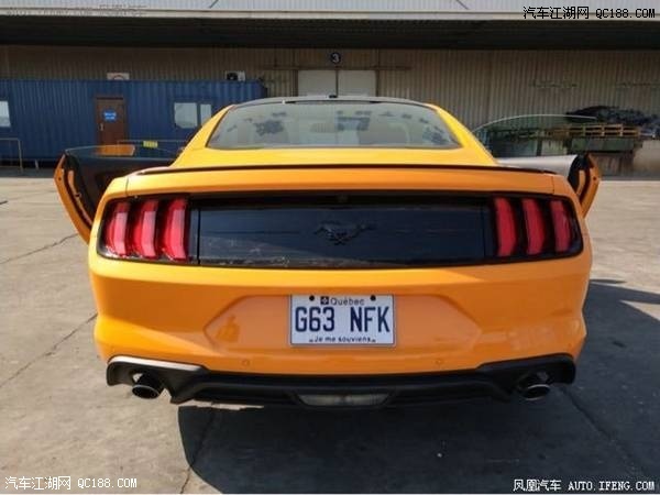 18款美规福特野马两门四座空间试驾体验