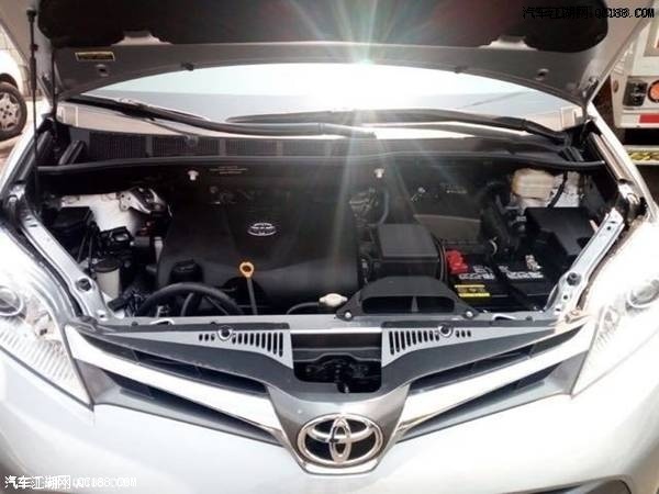 2018款丰田塞纳八速自动296匹马力版实拍